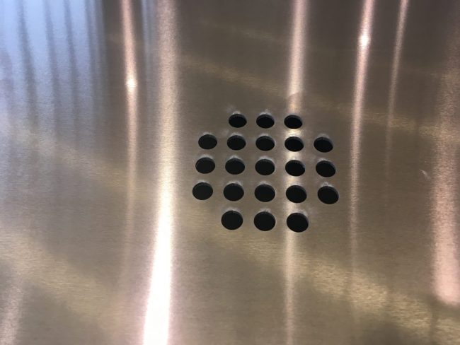 Fioriera in alluminio con fori di dreanggio