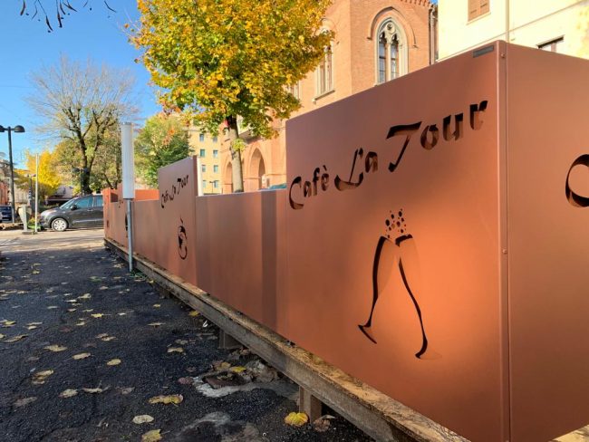 Insegna In Alluminio Cafè La Tour