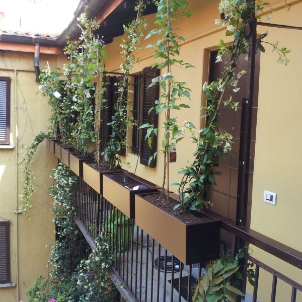 Vasi – fioriere da balcone Vasi - fioriere da balcone