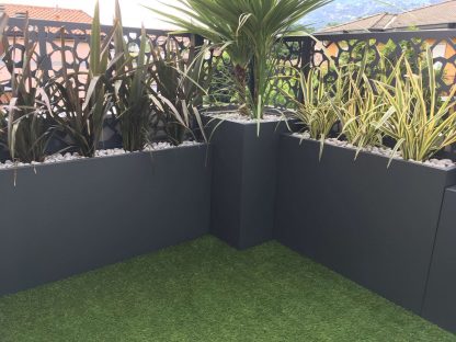 Fioriere con grigliato in alluminio su misura