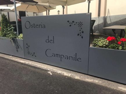 Insegna e fioriere separè