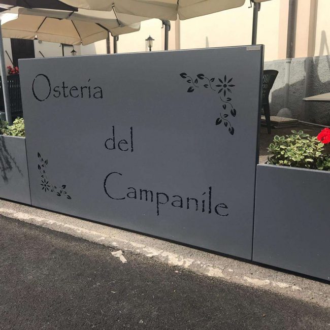 Insegna e fioriere separè